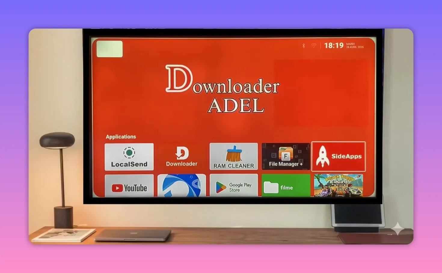 L'écran principal de Downloader ADEl affiche la vignette Downloader parmi d'autres applications.