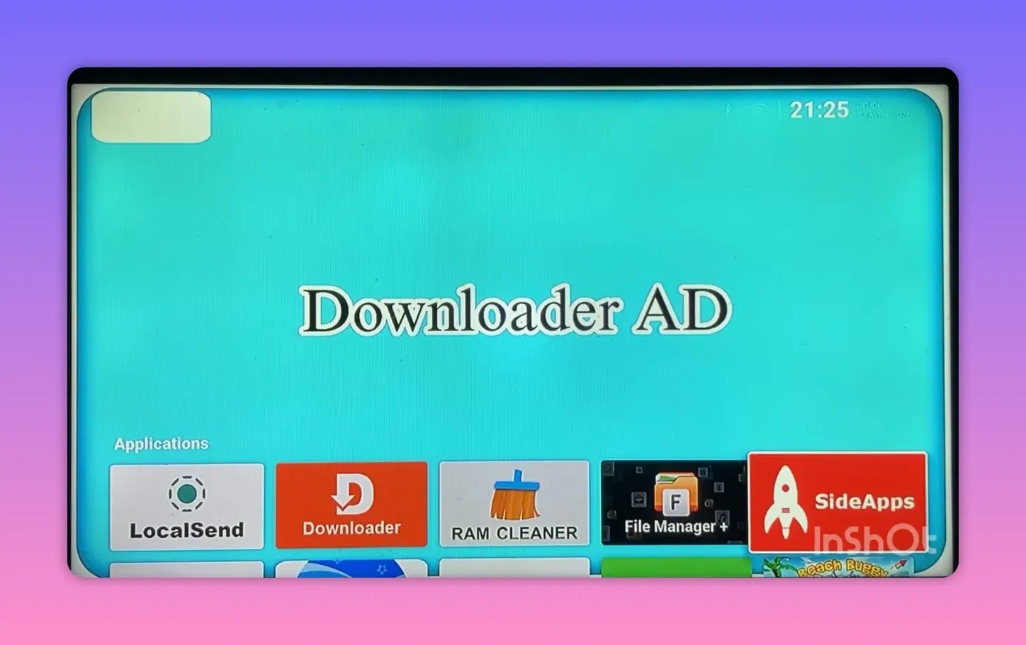 TV-Startbildschirm mit Symbolen für LocalSend, Downloader, RAM Cleaner, Dateimanager und SideApps